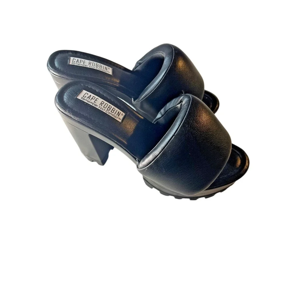 Cape Robbin Delta Black Padded Platform Sandals Womens 9 Chunky Block Heel Mules